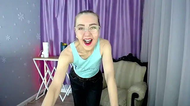 Snapshot of queen_a_n_i chatting on 31, 1, 2025 queen a n i online show from 31, 1, 2025