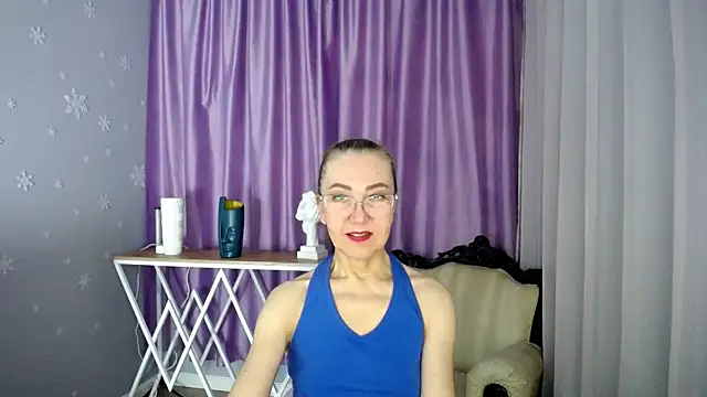 Snapshot of queen_a_n_i chatting on 11, 2, 2025 queen a n i online show from 11, 2, 2025