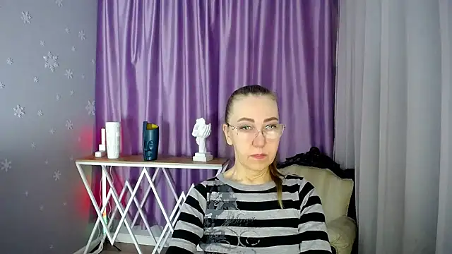 Snapshot of queen_a_n_i chatting on 24, 2, 2025 queen a n i online show from 24, 2, 2025