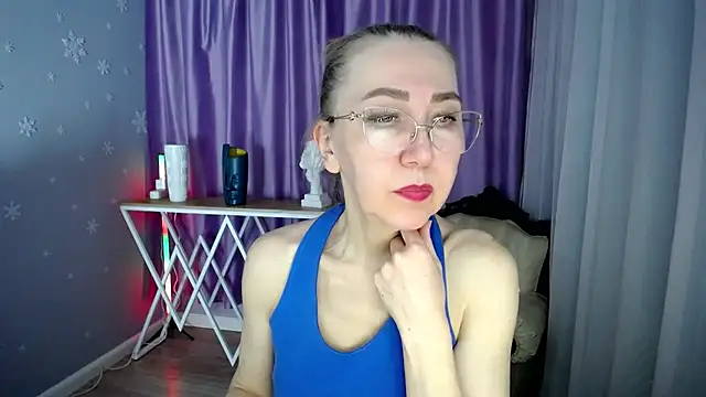 Snapshot of queen_a_n_i chatting on 24, 2, 2025 queen a n i online show from 24, 2, 2025