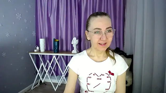 Snapshot of queen_a_n_i chatting on 14, 3, 2025 queen a n i online show from 14, 3, 2025