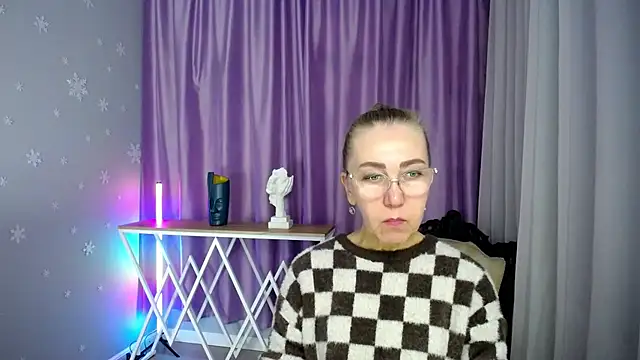 Snapshot of queen_a_n_i chatting on 14, 9, 2025 queen a n i online show from 14, 9, 2025