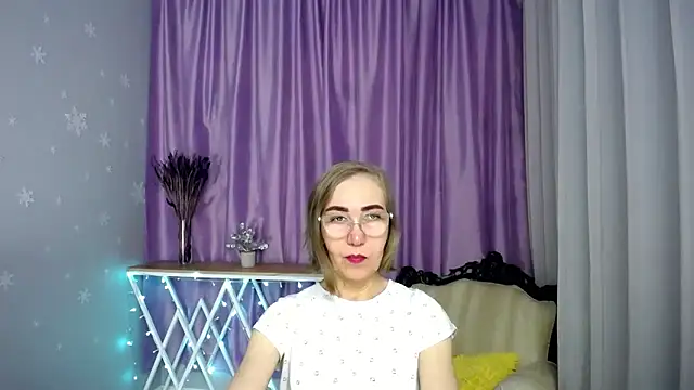 queen a n i online show from 23, 4, 2026