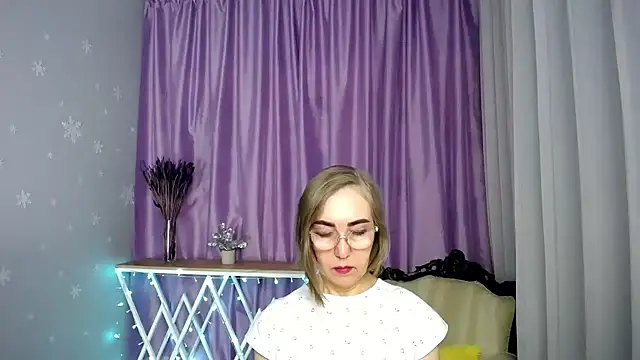 queen a n i online show from 23, 4, 2026