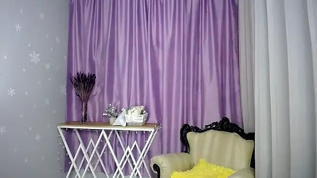 queen a n i online show from 28, 4, 2026