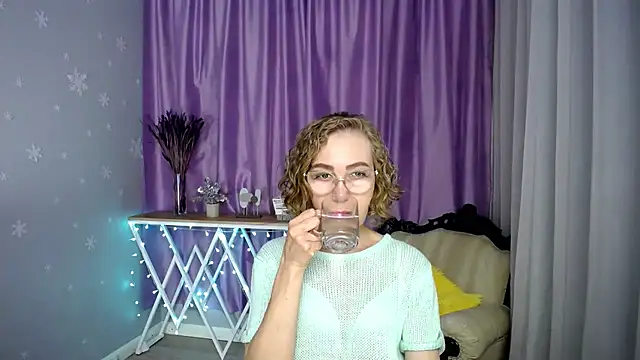 Snapshot of queen_a_n_i chatting on 11, 7, 2026 queen a n i online show from 11, 7, 2026