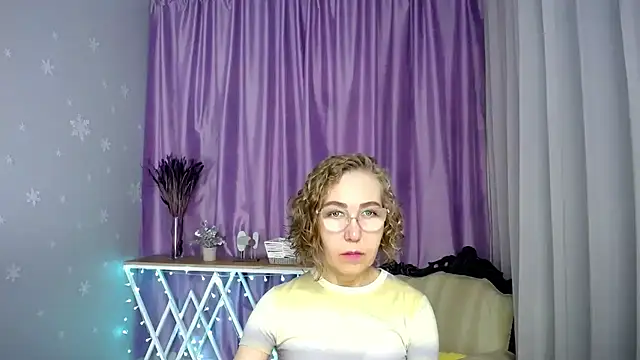 Snapshot of queen_a_n_i chatting on 13, 7, 2026 queen a n i online show from 13, 7, 2026