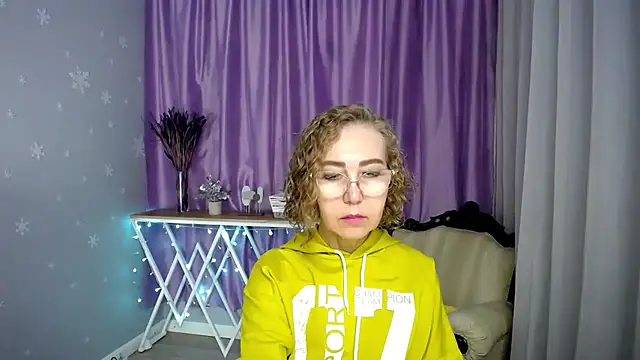 Snapshot of queen_a_n_i chatting on 14, 7, 2026 queen a n i online show from 14, 7, 2026