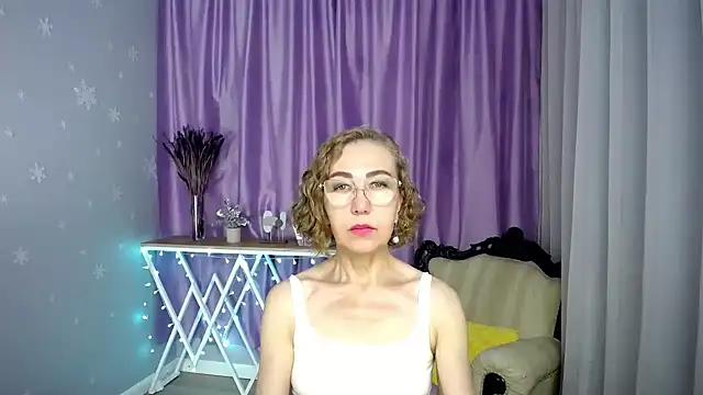 Snapshot of queen_a_n_i chatting on 27, 7, 2026 queen a n i online show from 27, 7, 2026
