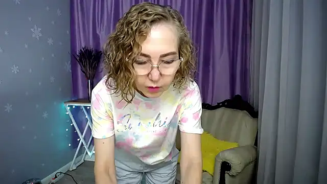 Snapshot of queen_a_n_i chatting on 28, 7, 2026 queen a n i online show from 28, 7, 2026