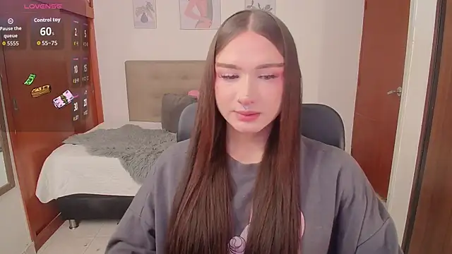 Snapshot of Miley_Baker chatting on 9, 10, 2025 Miley Baker online show from 9, 10, 2025