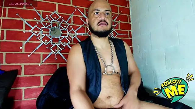 Snapshot of the_master_foal_ chatting on 1, 10, 2025 the master foal online show from 1, 10, 2025