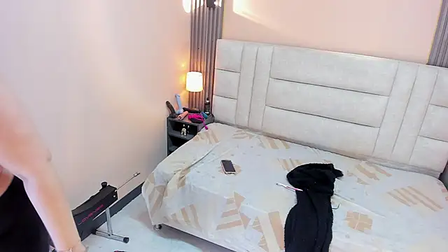 EYMI TOMSOM online show from 8, 3, 2025