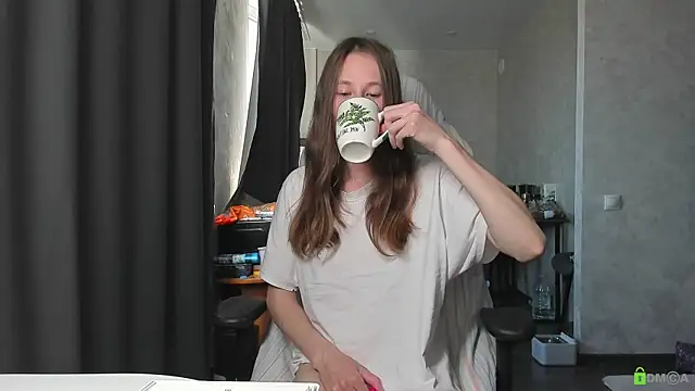 Courtney Luv online show from 17, 6, 2026