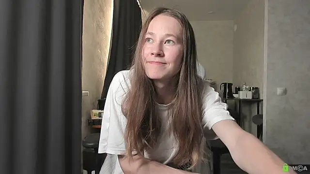 Courtney Luv online show from 25, 6, 2026