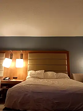 Snapshot of LittleblondeTS chatting on 9, 11, 2025 LittleblondeTS online show from 9, 11, 2025