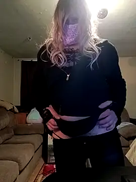 Snapshot of LittleblondeTS chatting on 13, 2, 2026 LittleblondeTS online show from 13, 2, 2026