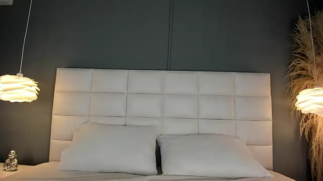 AnaisClark online show from 8, 3, 2025