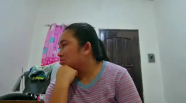 Snapshot of LalaiAsian chatting on 19, 12, 2024 LalaiAsian online show from 19, 12, 2024