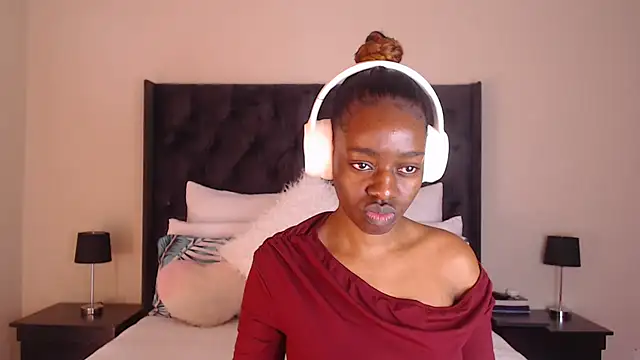 Snapshot of Sexynaughty_Gal chatting on 2, 8, 2026 Sexynaughty Gal online show from 2, 8, 2026
