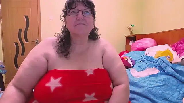 HugeTits online show from 3, 12, 2025