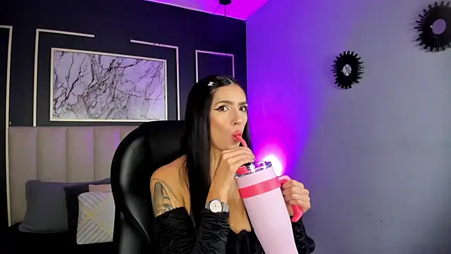 Samantha Brooke online show from 4, 3, 2025