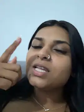 layla amin online show from 2, 11, 2025