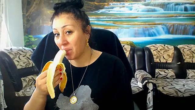 Snapshot of MoistMady chatting on 11, 3, 2026 MoistMady online show from 11, 3, 2026