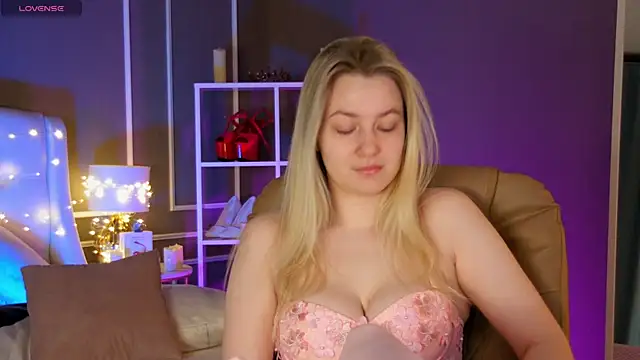 elinanortas online show from 25, 2, 2025