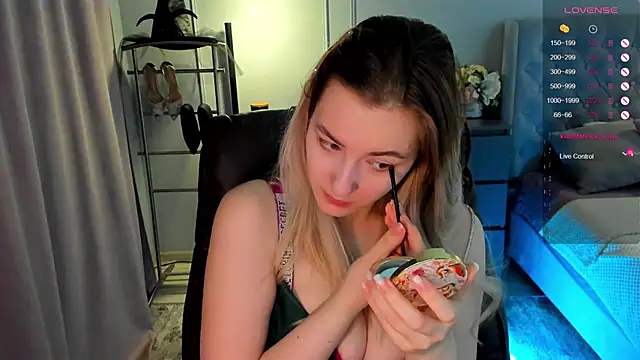 elinanortas online show from 4, 10, 2025