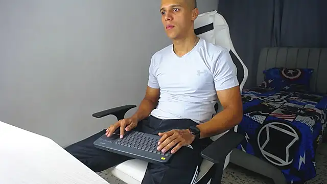 DavidAngell7 online show from 20, 2, 2025