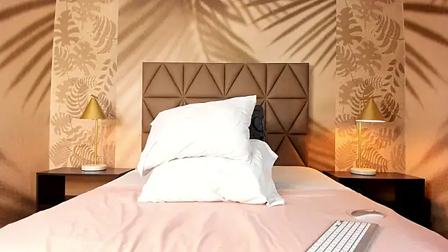 Scarleett 22 online show from 23, 4, 2026