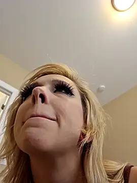 AmethystFoxx online show from 26, 4, 2026