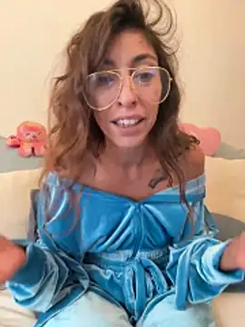 amanilouve online show from 15, 10, 2025