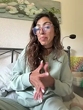 amanilouve online show from 17, 4, 2026