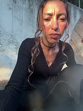 amanilouve online show from 25, 4, 2026