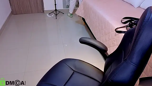 Snapshot of ROSE__15 chatting on 14, 11, 2025 ROSE 15 online show from 14, 11, 2025