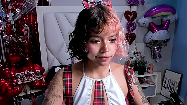 Snapshot of katalina_garcia chatting on 6, 3, 2025 katalina garcia online show from 6, 3, 2025