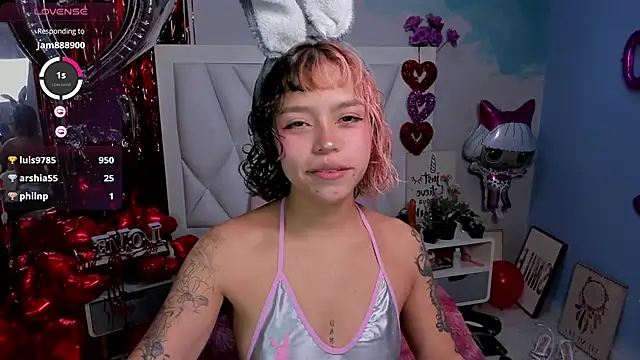 Snapshot of katalina_garcia chatting on 12, 3, 2025 katalina garcia online show from 12, 3, 2025