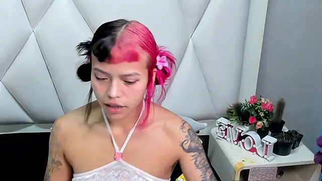 Snapshot of katalina_garcia chatting on 20, 11, 2025 katalina garcia online show from 20, 11, 2025