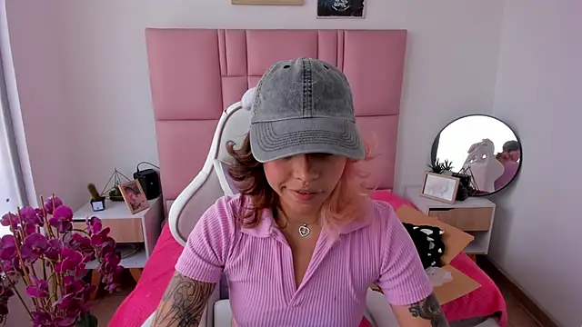 Snapshot of katalina_garcia chatting on 14, 2, 2026 katalina garcia online show from 14, 2, 2026