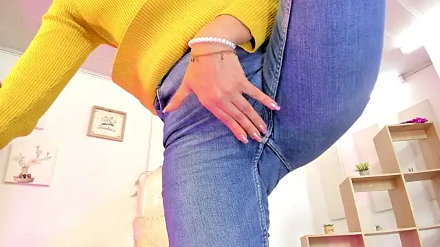 Antonnella 3 online show from 6, 3, 2025