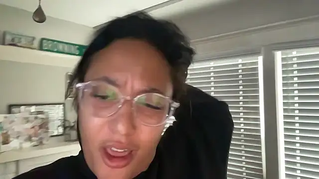 Snapshot of dreamyriri chatting on 5, 5, 2026 dreamyriri online show from 5, 5, 2026