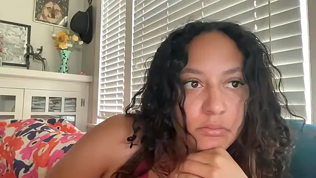 Snapshot of dreamyriri chatting on 6, 5, 2026 dreamyriri online show from 6, 5, 2026