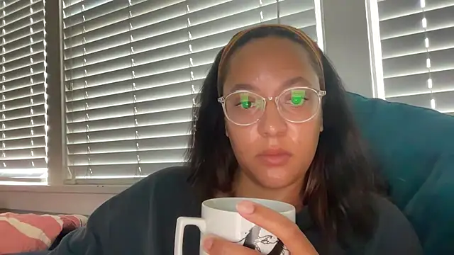 Snapshot of dreamyriri chatting on 19, 5, 2026 dreamyriri online show from 19, 5, 2026