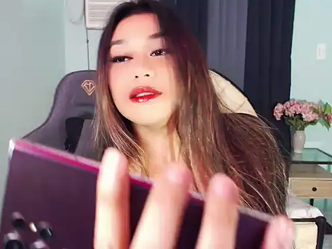 Snapshot of WeezyBabyXoxo chatting on 8, 10, 2025 WeezyBabyXoxo online show from 8, 10, 2025