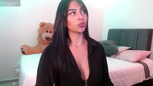 Snapshot of Melaniie01 chatting on 15, 12, 2025 Melaniie01 online show from 15, 12, 2025