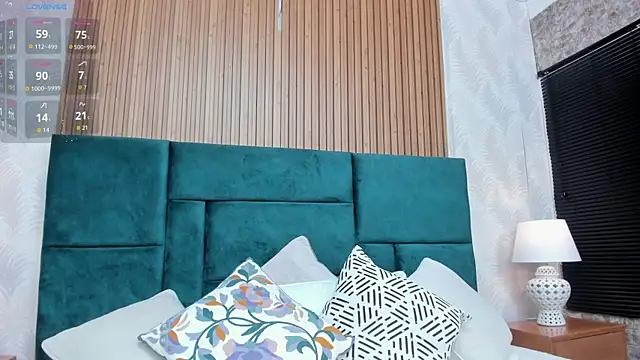 Kareena chopra online show from 3, 12, 2025