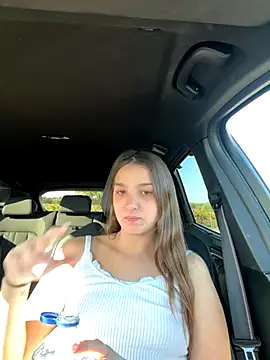 DoriDeluxe66 online show from 25, 9, 2025