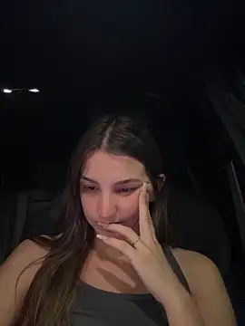 DoriDeluxe66 online show from 5, 10, 2025